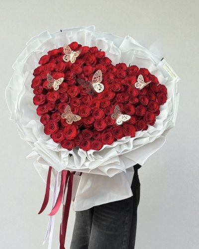 100 Roses Heart Bouquet + FREE DELIVERY